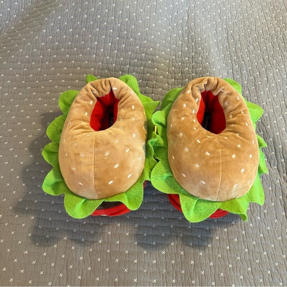Cheeseburger Slippers with Lettuce and Tomato L - Picture 2 of 7